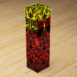 RUBY RED RIBBON, SCHWARZE GOLD ART NOUVEAU DAMASK Wein-Geschenkverpackung<br><div class="desc">Elegante goldgelbe Geschenkboxen mit lebendigem 3D-Rotrubingemein,  klassischer,  einzigartiger Jugendstildampfer,  leicht anpassbar mit Ihrem Text für Hochzeitswein,  Brautgeschenk,  süße 16, Babyduschen, Brautparty, Quinceanera Geburtstagspartys, Bat Mitzvah, romantische Verlobung Duschen,  Weihnachten,  Ferien , Wiedersehen, Neujahr Feiern,  Jubiläen,  Ansammlungen,  Abschlüsse in der Schule oder einfach nur ein Event,  das Sie sich wünschen!</div>