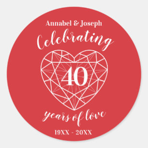 Ruby rouge célébrant 40 ans de stickers d'amour
