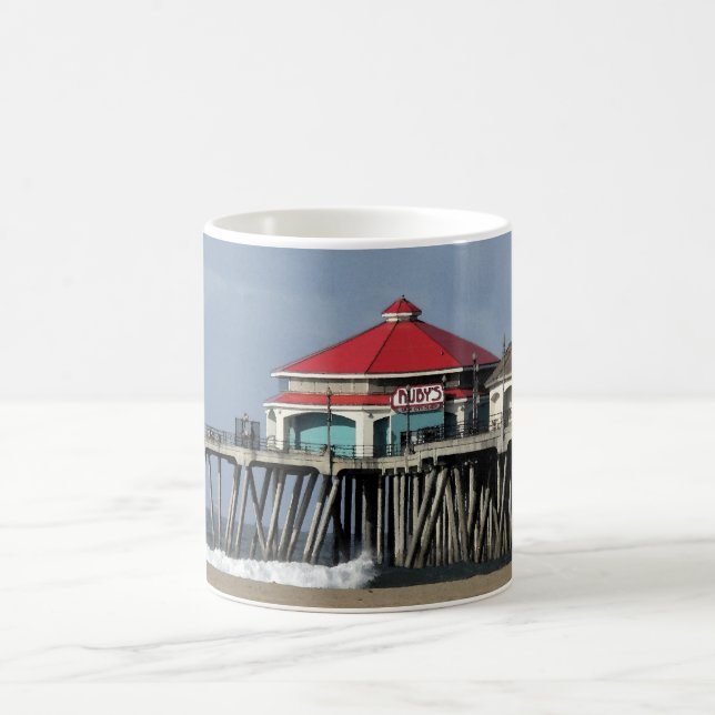 Ruby's Diner - Huntington Beach Pier Coffee Mug (Centre)