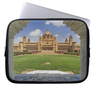Rückansicht des Umaid Bhawan Palace Hotels, Jodjpu Laptopschutzhülle