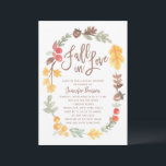 Rückgang des Brautparty in der Liebe Herbst Einladung<br><div class="desc">Moderne Herbstdusche,  gerahmt durch unseren exklusiven handbemalten Wasserfarbkranz mit Herbstmotiv. Im Text steht "Fall in Liebe" in der Schrift Schrift Schrift mit handgeschriebenen Schriftzeichen. Das Modell wird mit einem passenden Muster auf der Rückseite für eine besondere Touch geliefert.</div>