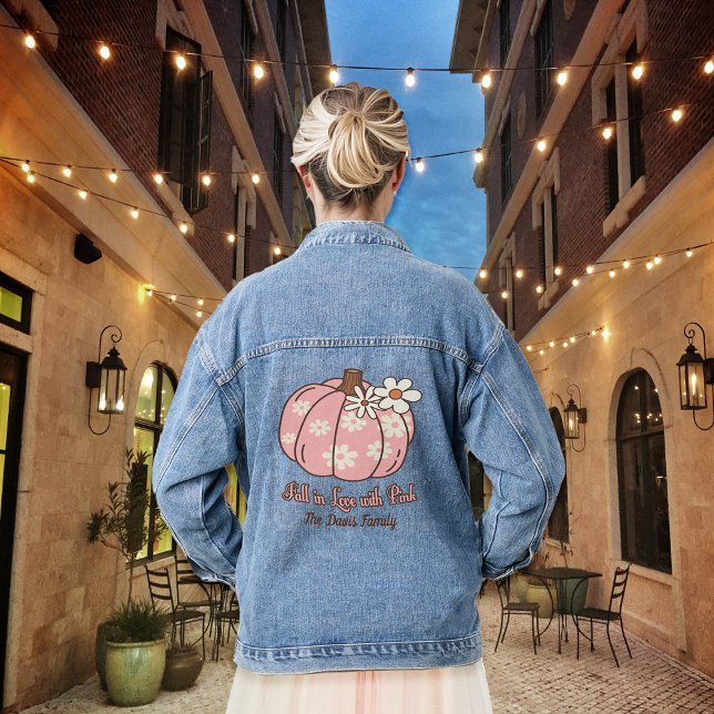 Rückgang in Liebe mit rosa Fall Bekleidung Jeansjacke (Von Creator hochgeladen)
