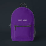 Rucksack für lila Individuelle Name<br><div class="desc">Dieses coole Rucksack passt sich einfach an und fügt Ihren Namen oder Ihren eigenen Text hinzu. Ein cooles und modernes Design in lila und weiß mit einem klaren serifenlosen Schriftart, für ein modernes, berufliches und edgy Aussehen, perfekt als Geschenk für Unis, Schüler, Gymnasiasten, Kinder. Der Rucksack kann in jeder Farbe...</div>