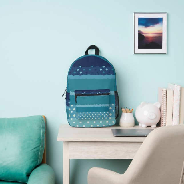 Rucksack mit Blautönen und Punkten (InSitu)