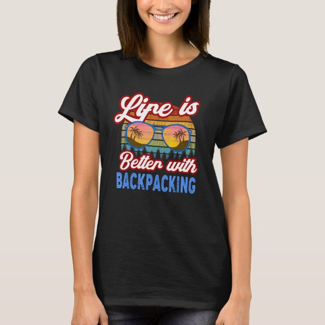 Rucksackreisen   Mit Rucksackreisen  Spruch T-Shirt (Vorderseite)