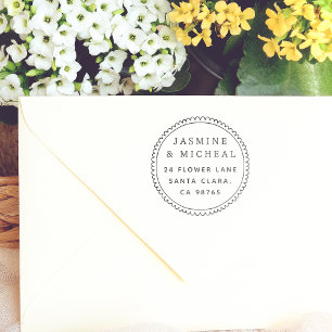 Rücksendeadresse mit weißlicher Hand Gummistempel