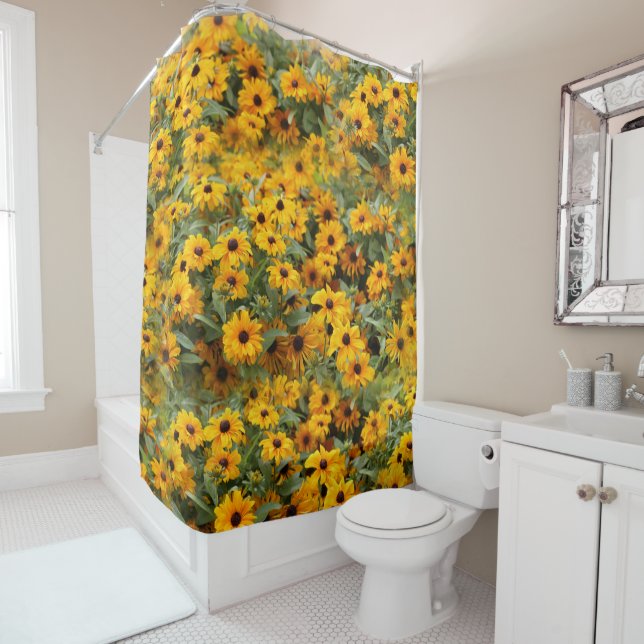 Rudbeckias / Ein Bett von Schwarz-Mit Augen Susans Duschvorhang (Beispiel)