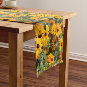 Rudbeckias / Ein Bett von Schwarz-Mit Augen Susans Großer Tischläufer