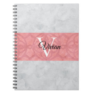 Ruddy Pink Batik und Grau Wasserfarbe Mit Monogram Notizblock