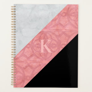 Ruddy Pink Batik und Graufarbenbrief Planer