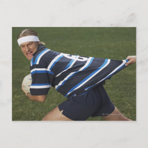 Rugby-Spieler erhalten Shirt gezogen Postkarte