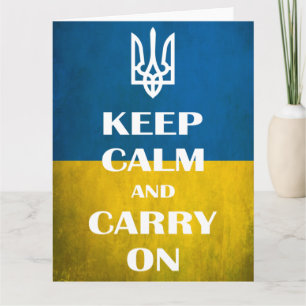 Ruhe behalten und das ukrainische Emblem-Trident w Karte