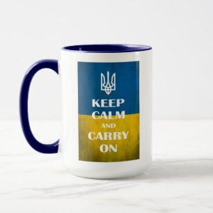 Ruhe behalten und das ukrainische Emblem-Trident w Tasse