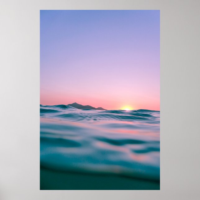 Ruhe des Wassers während der goldenen Stunde Poster (Vorne)