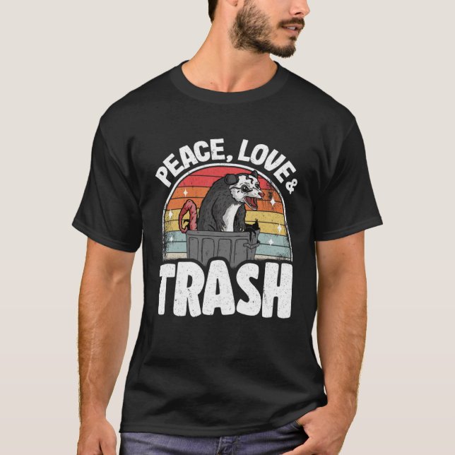 Ruhe, Liebe und Müll Funny Opossum Meme Mülleimer  T-Shirt (Vorderseite)