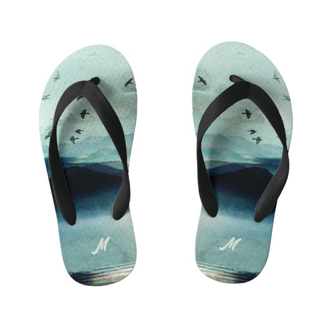 Ruhe Natur Wasserfarbene Bergwelt Mit Monogramm Kinderbadesandalen (Fußbett)