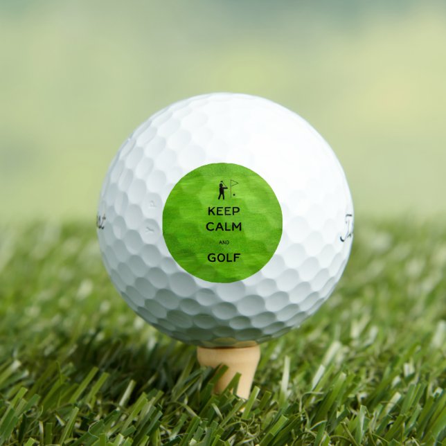 Ruhe und Golf behalten mit grünem Hintergrund Golfball (Insitu T-Shirt)