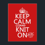 Ruhe und Strick behalten - alle Farben Postkarte<br><div class="desc">Dieser liest sich Behalten Calm und Strick On, im Stil des klassischen behaltend ruhigen Posters. Unter den Wörtern hängen Garnbällchen und Stricknadeln. Es ist ein wunderschönes Design, das jedem gefallen wird, der zum Strick Lieben hat. Es macht eine große Auswahl an Geschenken für Stricker und Zuhause-Möbel für Crafting / Nähräume....</div>