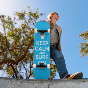 Ruhe und Surfen behalten Skateboard