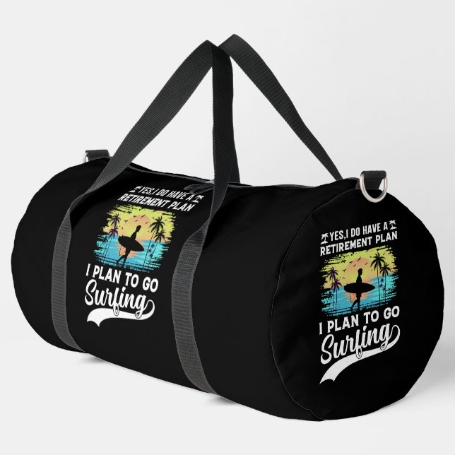 Ruhestand: Surfen und Sonnenuntergänge Duffle Bag (Linke Ecke)