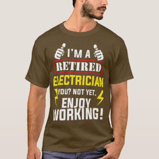 Ruheständler genießt ein sonniges Ruhestand T-Shirt