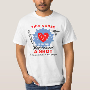 Ruheständlerin gibt Rente einen Shot Funny Pub T T-Shirt