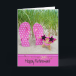 Ruhestandsmuscheln und Flip-Flops Karte<br><div class="desc">Sonnenbrillen auf Seestern und Polka dot flip-flops am Strand für die Pensionierung.</div>