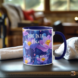 Ruhige abstrakte Blumenkunst in sanften Violetttön Tasse