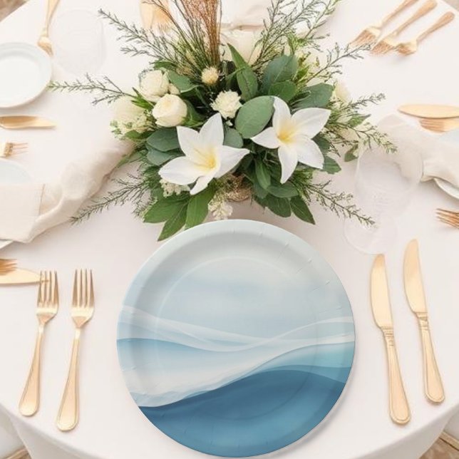 Ruhige blaue Strandhochzeit Pappteller (Serene Blue Abstract Wedding Paper Plates)