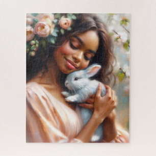 Ruhige schwarze Frau mit Kaninchen-Blumen-Kunstpuz