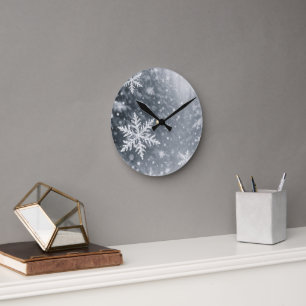 Ruhige Wald-Schneeflocken-Acronyx-Wanduhr Runde Wanduhr