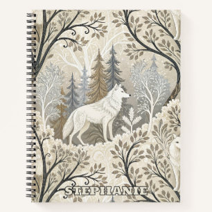 Ruhige Winterwaldlandschaft mit weißen Wölfen Notizbuch