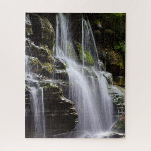 Ruhiger erfrischender Wasserfall - 16x20 Zoll