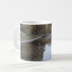 Ruhiger Herbstsee – Skandinavische Edition Kaffeetasse