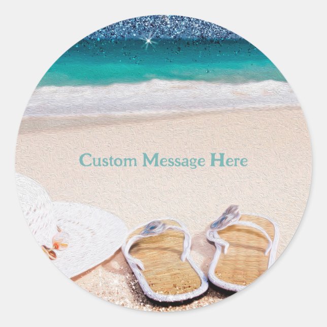 Ruhiger Ocean Beach: Sommer Sunhat und Sandalen Runder Aufkleber (Vorderseite)