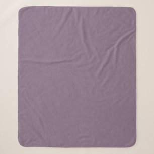 Ruhiger und einfacher violetter texturierter Hinte Sherpadecke