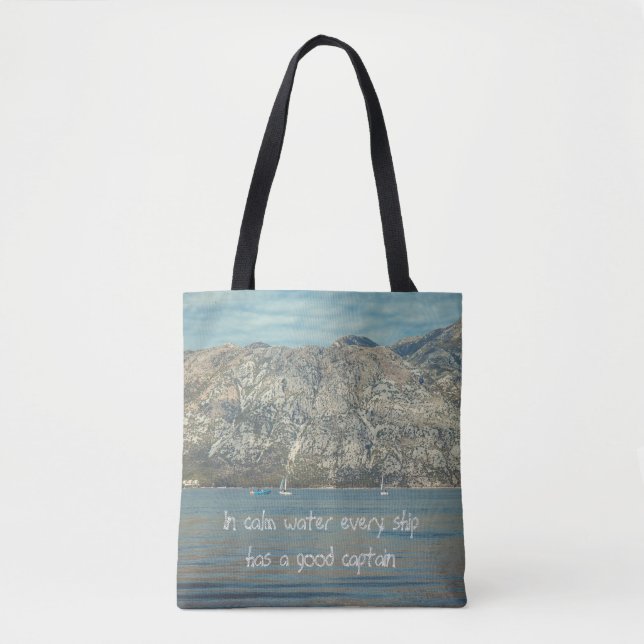 Ruhiges Meer und schöne Berge Tasche (Vorderseite)