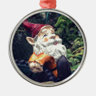 Rund um den Gnome im Garten. Ornament Aus Metall