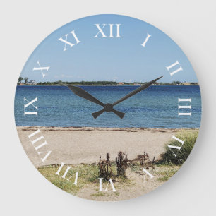 Runde Wanduhr römische Ziffern Strand und Meer