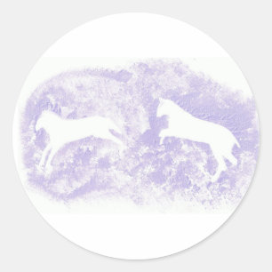 Rundsticker mit Springen von Weißen Pferden Runder Aufkleber