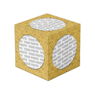 Rundung in quadratischem Rahmen, Goldblatt + Ihr F Würfel
