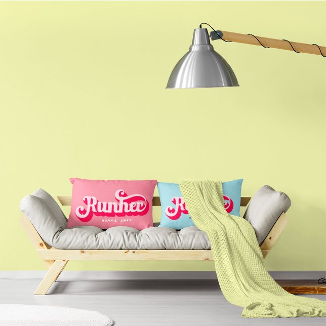 Runher Running Pink Bold Retro Schriftart Motivier Kissen (Von Creator hochgeladen)