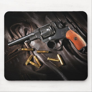 Russe Nagant Revolver 1895 Mousepad