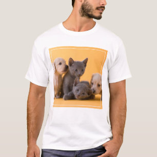 Russische blaue Kätzchen u. Dackel-Welpen T-Shirt
