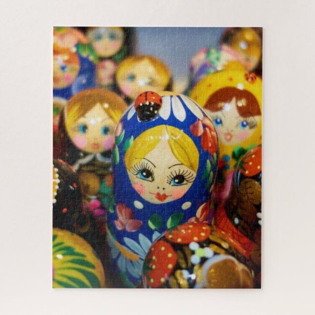 Russische Nesting Dolls (Vertikal)
