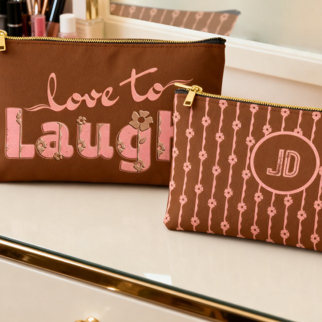 Rust Brown & Peach Large Text With Flowers Zubehörtasche (Cute two-sided hand drawn slogan in rusty brown with flower accents and custom initials on the back.)