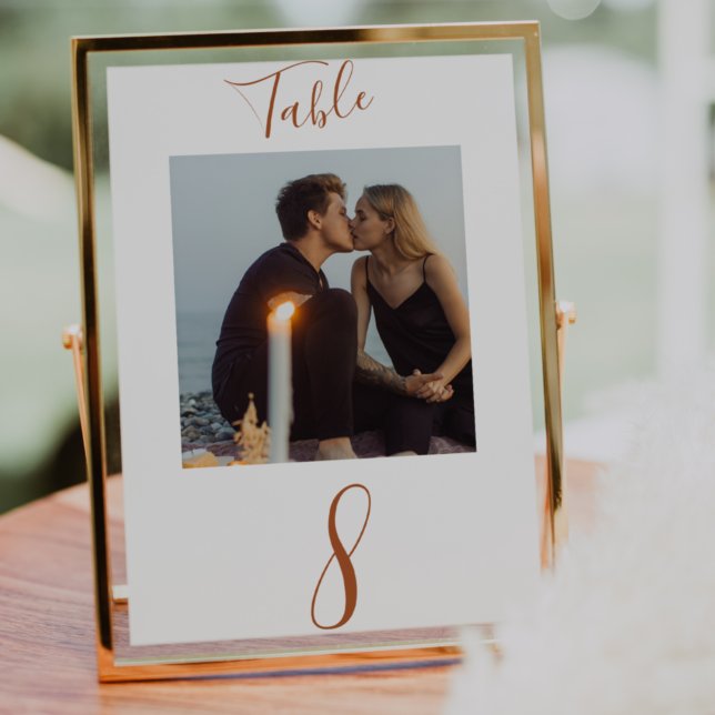 Rust Handwritten Script Wedding Photo  Tischnummer (Von Creator hochgeladen)