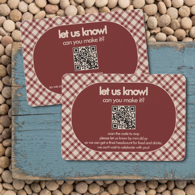 Rust-Rotkariertes QR-Code-Hochzeits-RSVP-Beilage RSVP Karte (QR Code RSVP from the Rustic Red Plaid Western Wedding Suite by Darling & May)