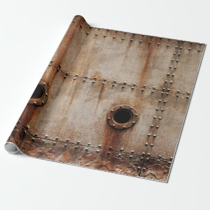 RUST UND TEXTURE AUF METALLPLATTENSEITEN DES STAGI GESCHENKPAPIER