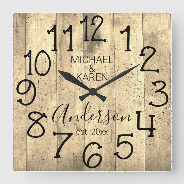 Rustic Barn Wood Farmhouse Custom Family Name Quadratische Wanduhr (Vorderseite)